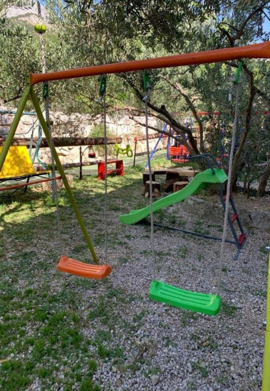 Apartments Antisa - With Playground Tucepi Exterior photo